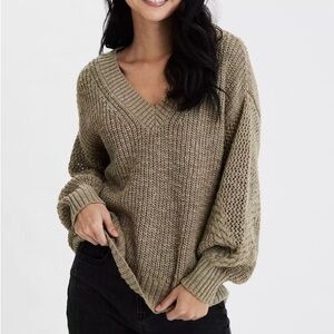 2 for $12 🎉 American Eagle Green V-Neck Sweater